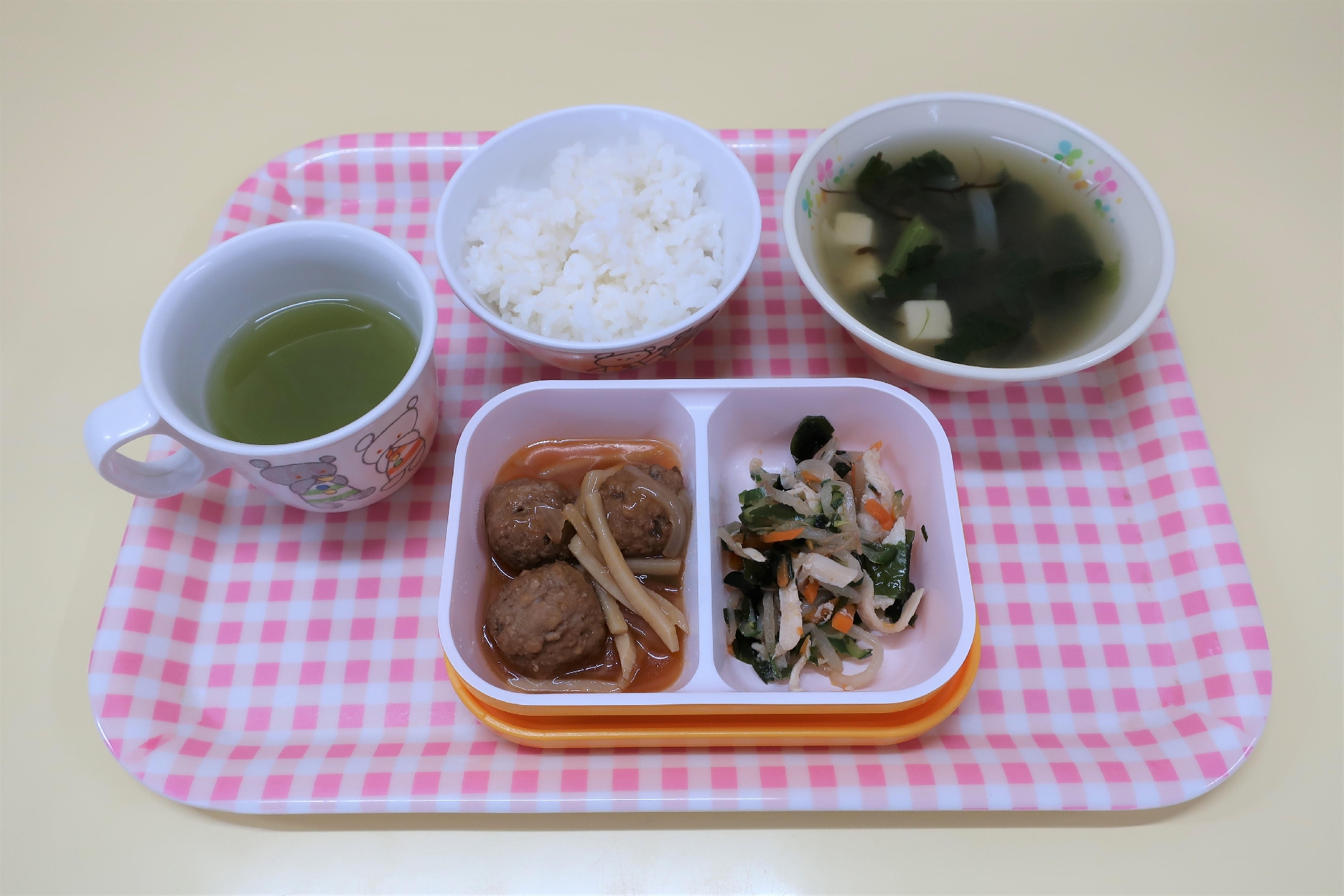 ６月１５日(木)３歳児からの給食(さくら１組)